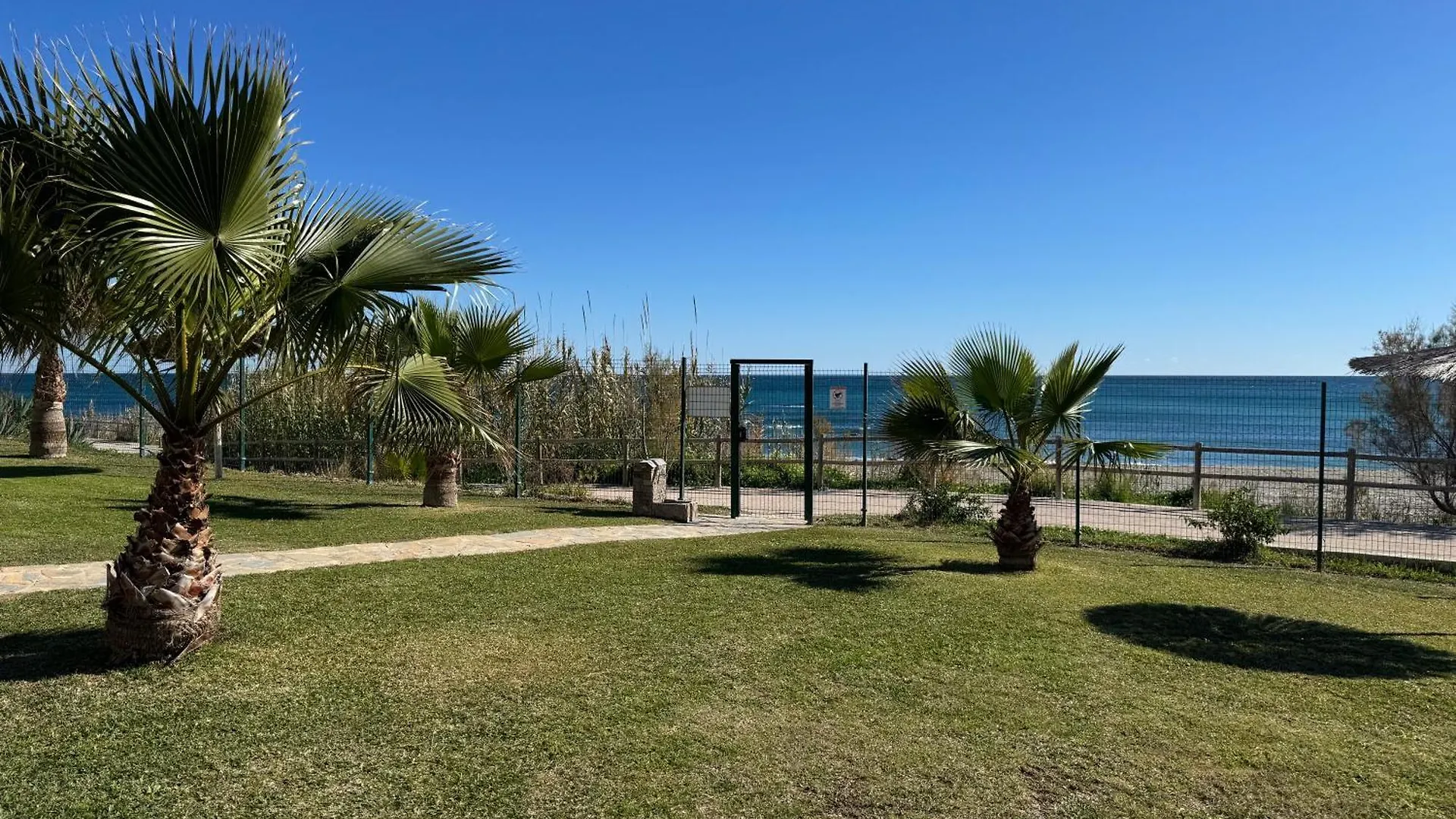 Atico Al Lado Del Mar Con Jacuzzi Apartment Bahia de Casares 0*,  Spain
